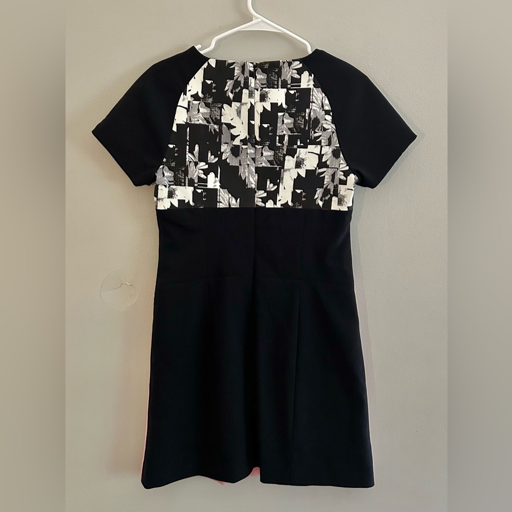 Tibi Arel Floral Print Mini Shift Dress LV5 Black/Pink |Size 6 - Picture 6 of 9